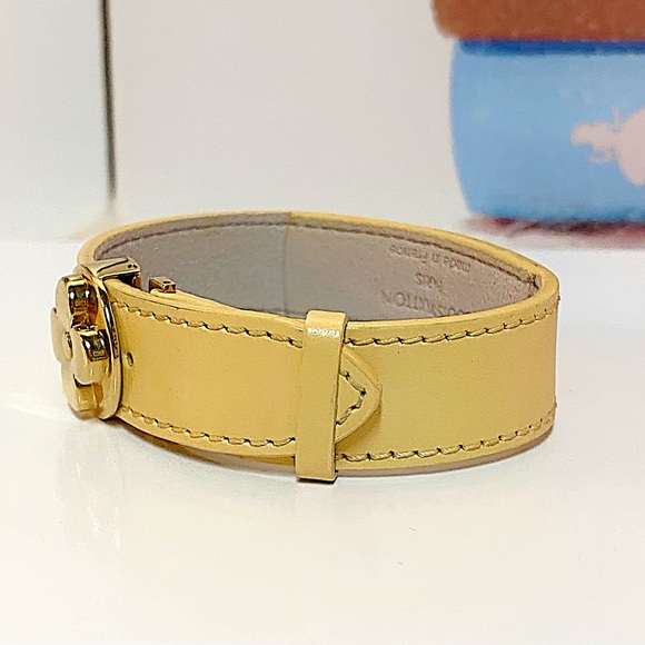 Louis Vuitton Monogram Pattern Good Luck Leather Bracelet - Picture 15 of 15